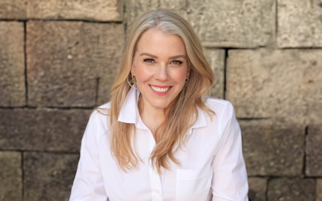 Holly Isdale headshot